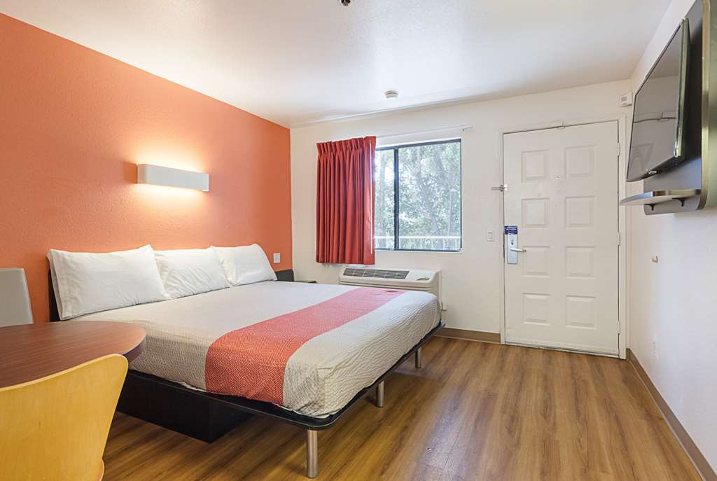 Motel 6 Fresno CA - photo 13