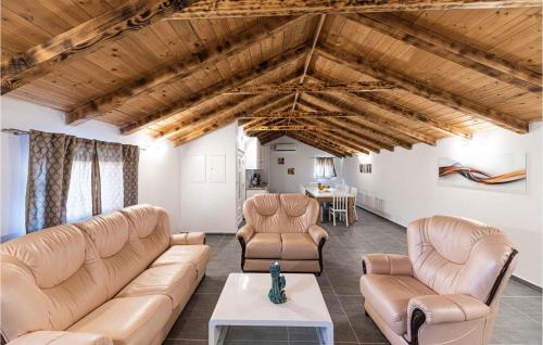 Cozy Home In Ugljane With Wifi — Trilj — photo 5