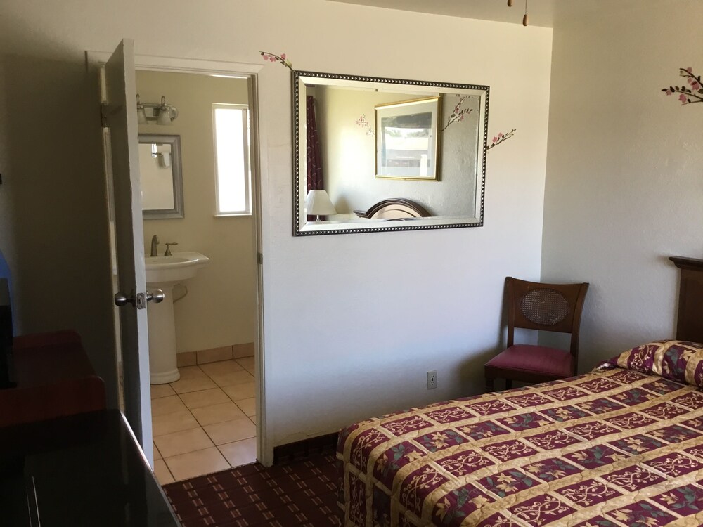 Jerry's Motel Oakdale - photo 20