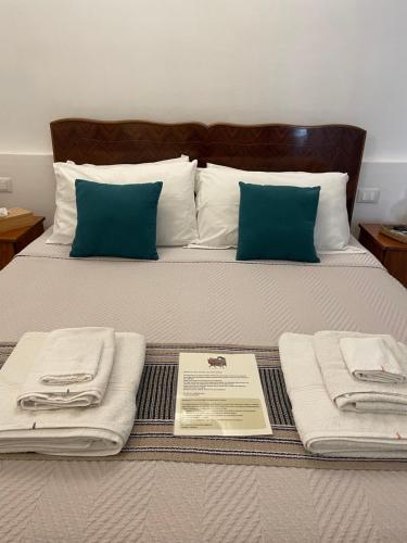 Il corvo e la volpe in Palermo, Italy