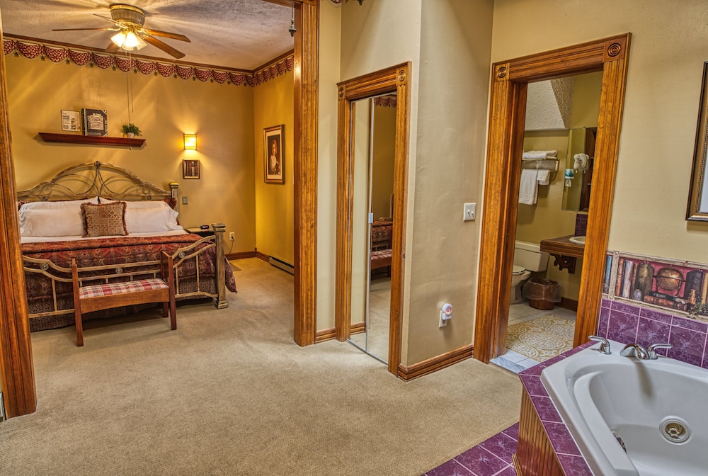 Rockwell Falls Inn and Wine Bar - photo 42