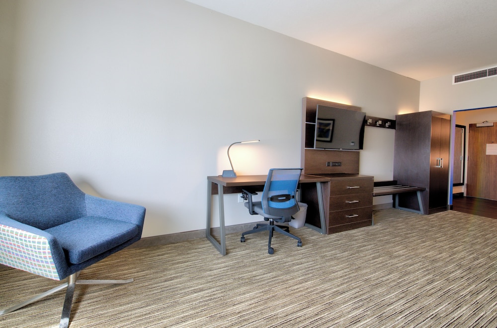 Holiday Inn Express & Suites Onalaska La Crosse Area by IHG - photo 13