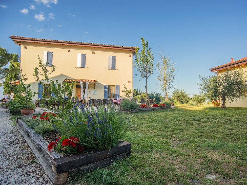 Agriturismo Campanacci — 4-Star Luxury Hotel in Faenza, Italy