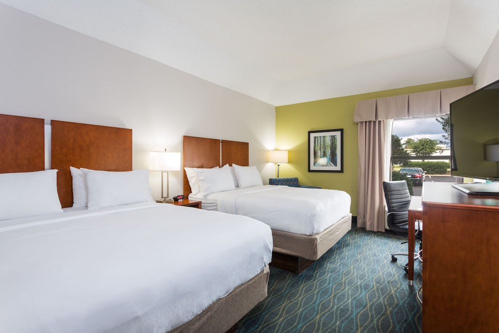 Holiday Inn Express Hotel & Suites Wilmington University Ctr by IHG - photo 6