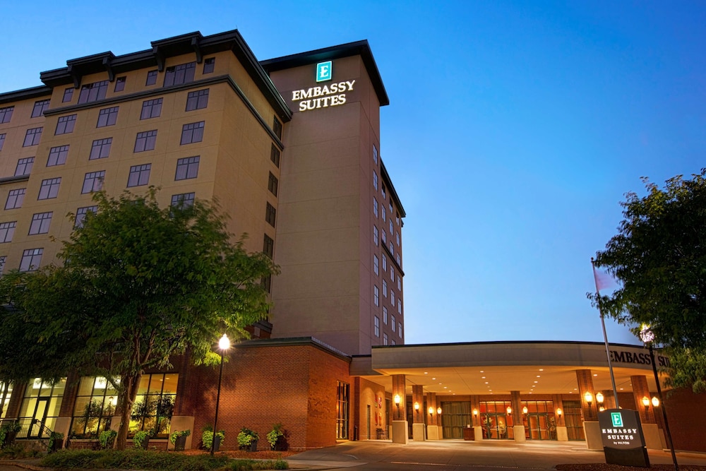 Embassy Suites Lincoln - photo 52