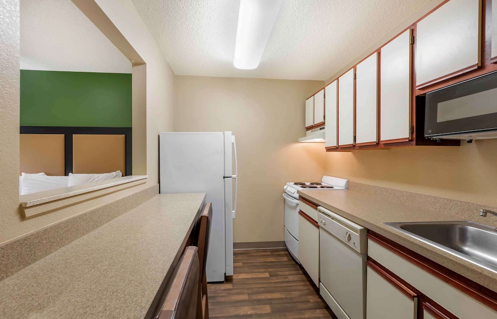 Extended Stay America Suites Cleveland Westlake - photo 19