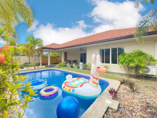 Sunny4 villa Pattaya — 4-Star Luxury Hotel in Bang Lamung, Thailand