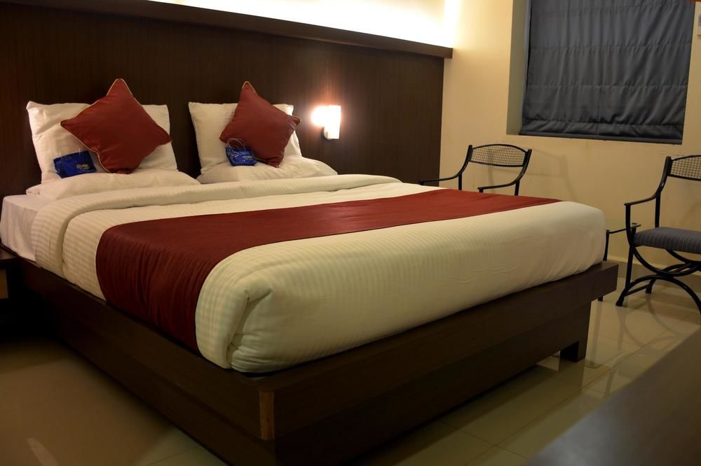 OYO Premium Hubli Dharwad Highway in Hubli, India