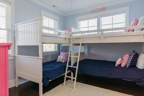 Kiki Hut by Oak Island Accommodations - photo 43