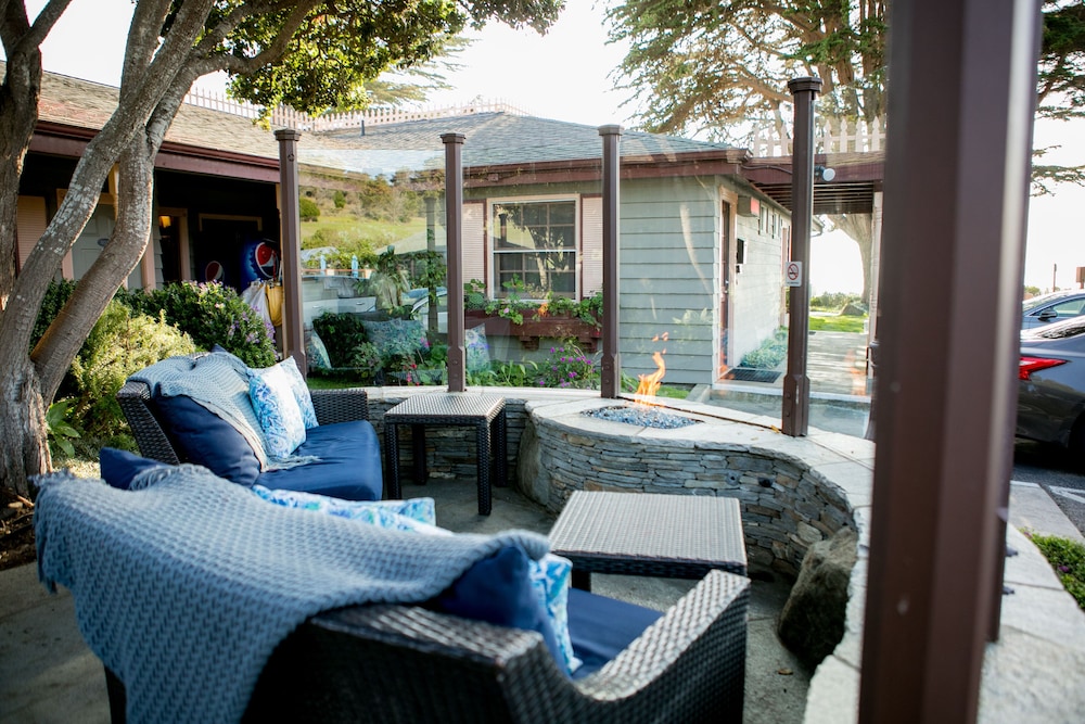 Sea Otter Inn - photo 40