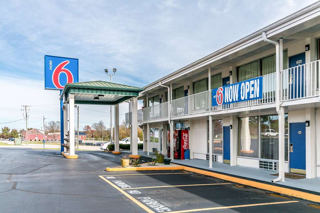 Motel 6 Somerset KY - featured photo