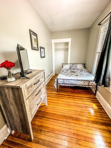 The Red House Albany NY 4 Bedroom Private Apartment