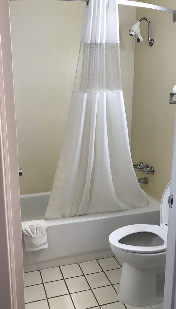 Carmel Inn & Suites - photo 21