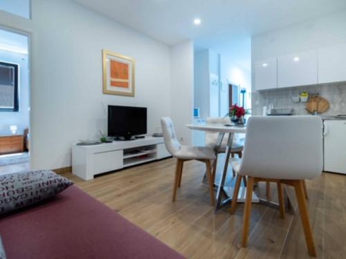 2 Bedroom Apartment With Terrace