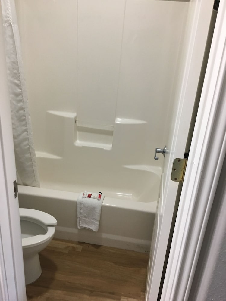 Super 8 by Wyndham San Antonio Near Fort Sam Houston - photo 12