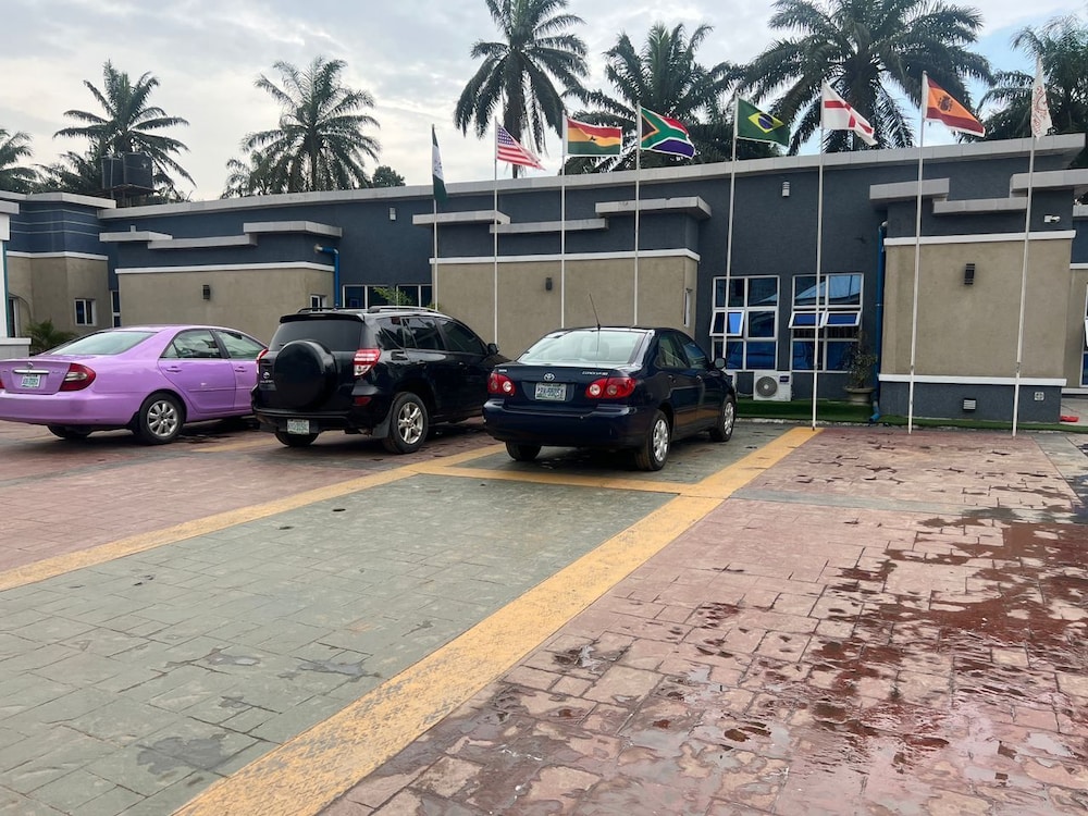 Triinity Bay — Uyo — photo 5