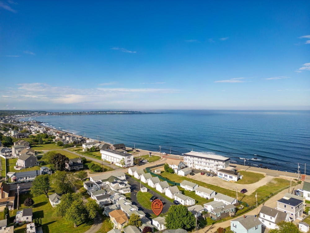 Just Beachy Charming Studio in York Beach, United States