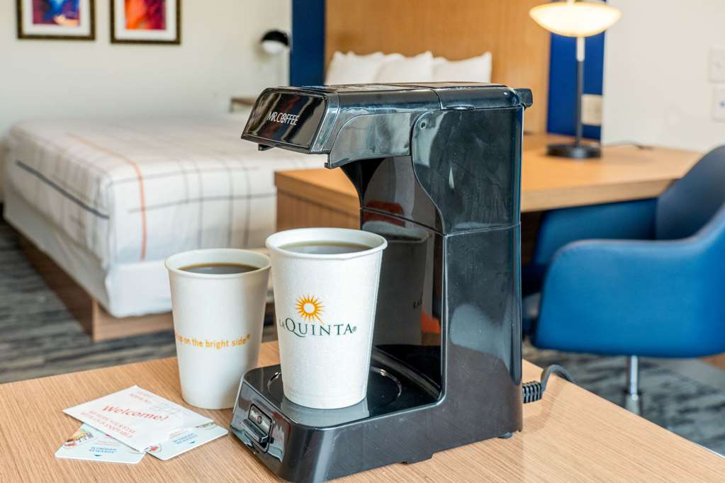La Quinta Inn & Suites by Wyndham Katy - photo 32