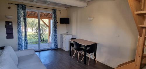 Maisonnette Sous Les Chenes Gard 30 — Sauve