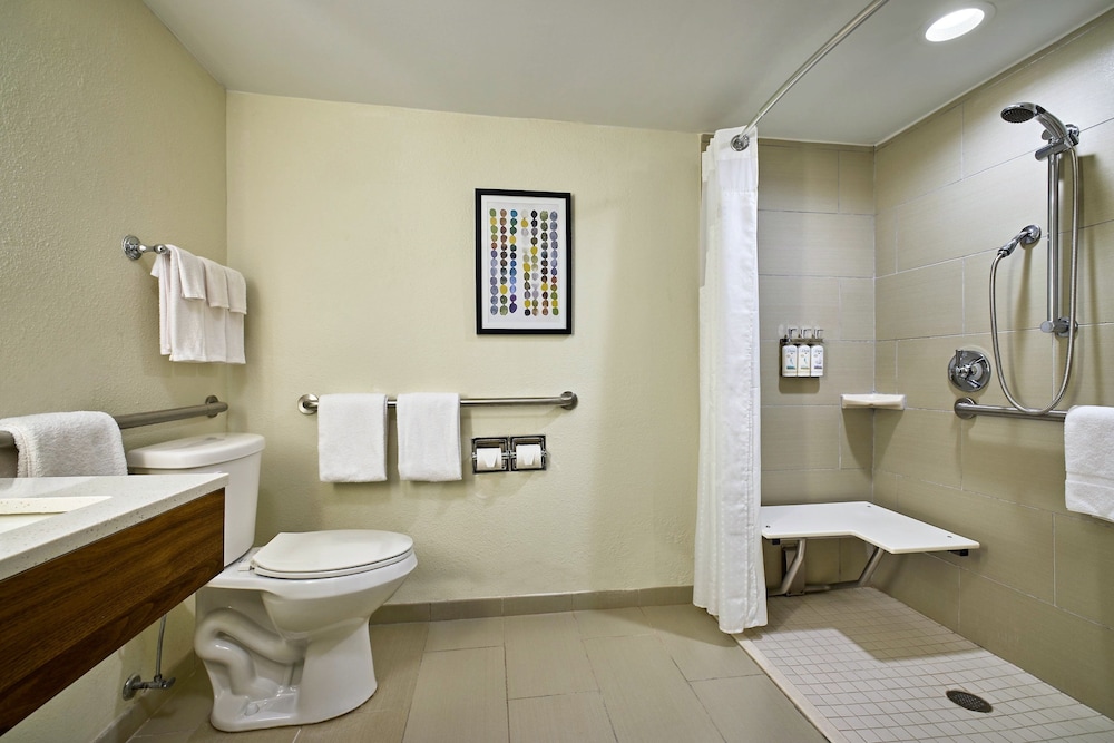 Holiday Inn Express Charleston Dwtn Medical Area - photo 16