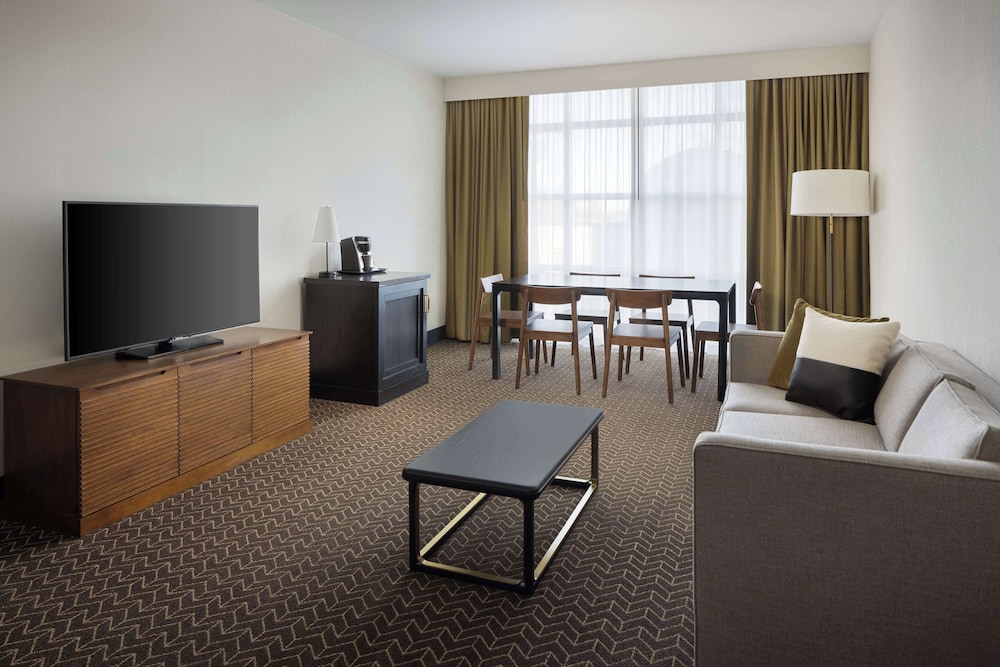 DoubleTree Suites by Hilton Hotel Lexington - photo 35