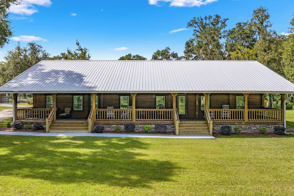 Tranquil Suite W Porch 2 Mi To Cedar Lakes 19680986 — Williston