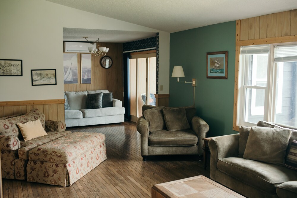 Seagull Bay Motel - photo 121