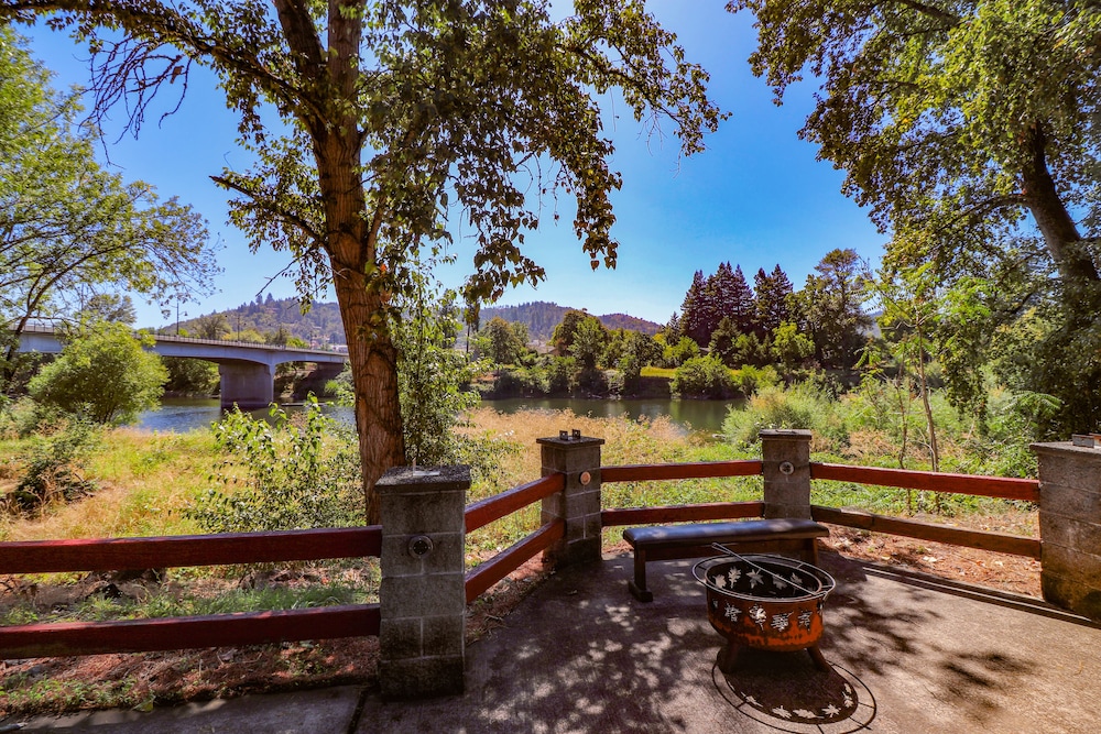 Riverfront Inn Roseburg - photo 54