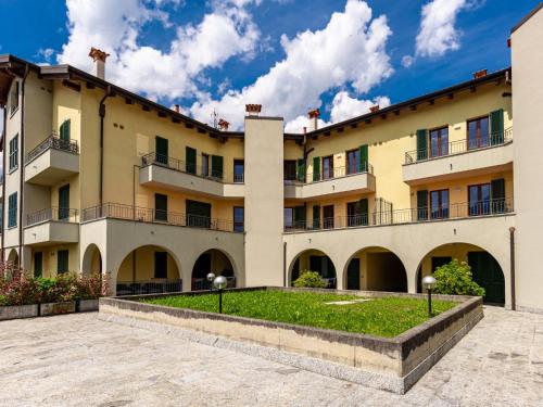 Apartment Re16 Regina by Interhome — 4-Star Luxury Hotel in Gravedona-San Gregorio, Italy
