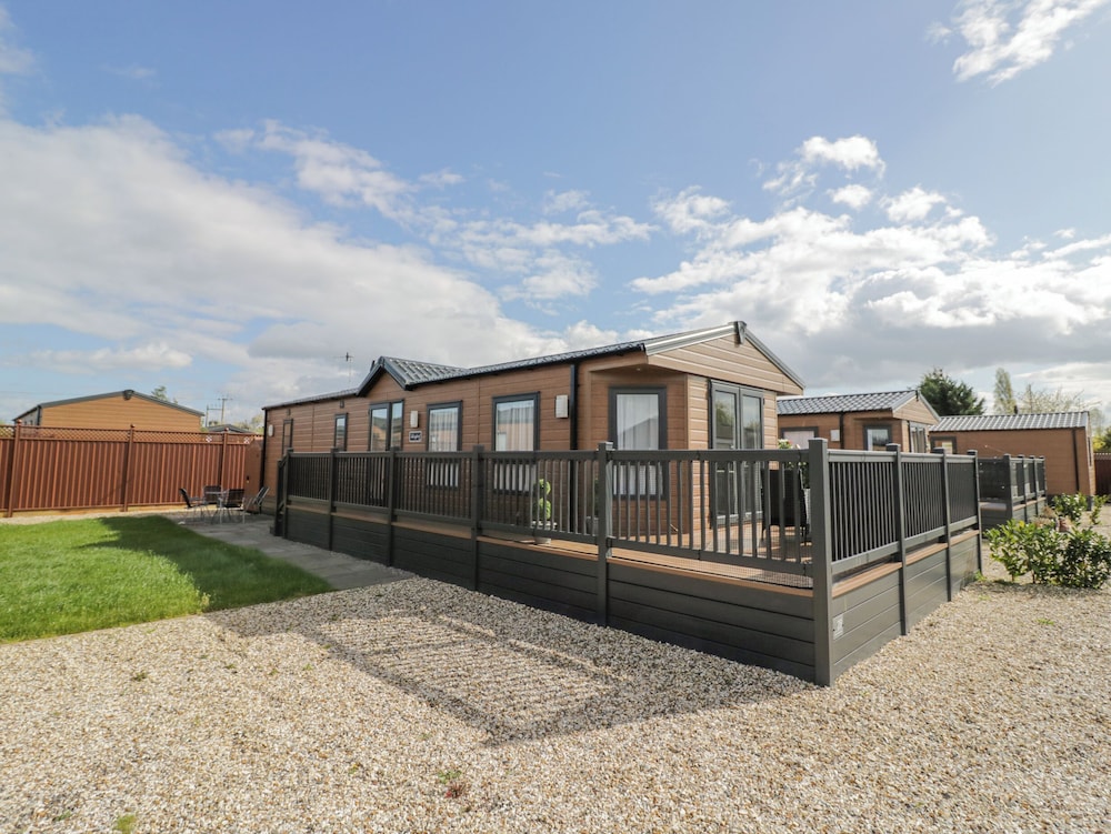 Long Acres Lodge — 4-Star Luxury Hotel in Evesham, United Kingdom