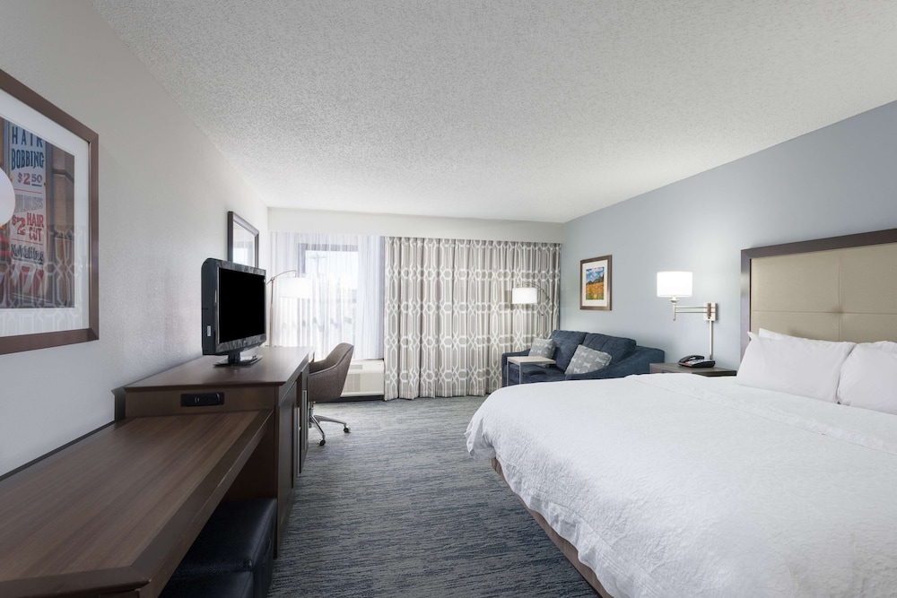 Hampton Inn Mount Airy - photo 26