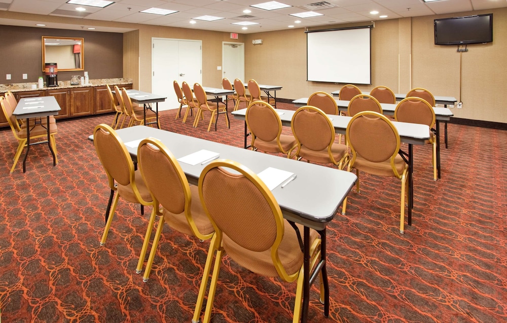 Hampton Inn & Suites Watertown - photo 84