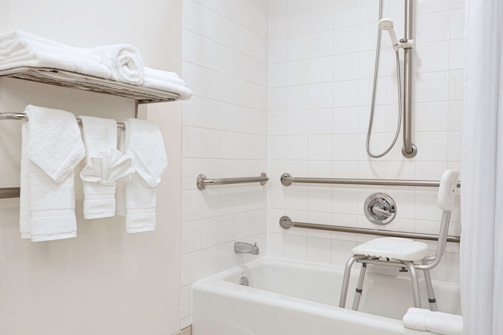 Hilton Garden Inn Worcester - photo 20