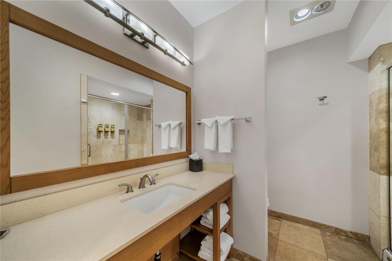 Best Western Plus Northwoods Inn - photo 75