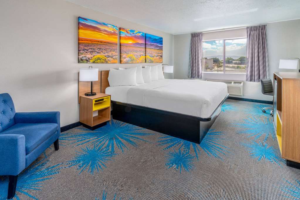 Days Inn by Wyndham Los Lunas - photo 16