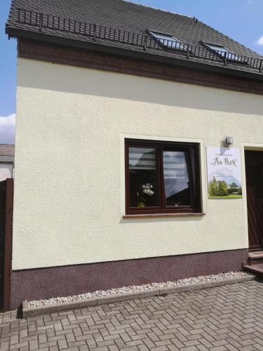 Ferienhaus Am Park — hotel in Lobnitz