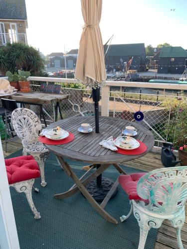Faversham Creekside Bed and Breakfast — Faversham — photo 2