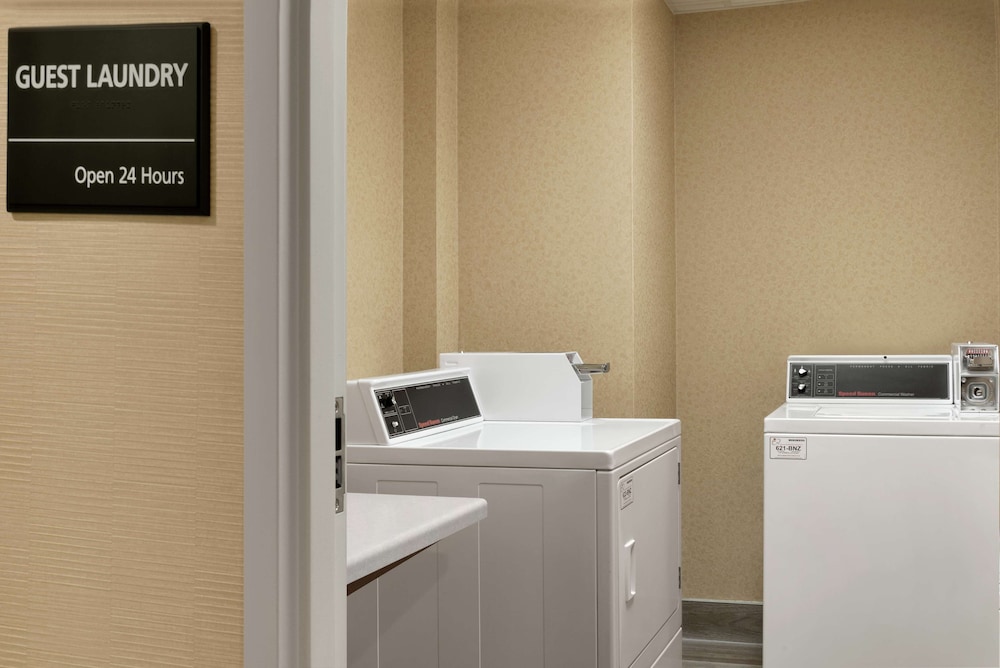 Hampton Inn West Des Moines Lake Drive - photo 23