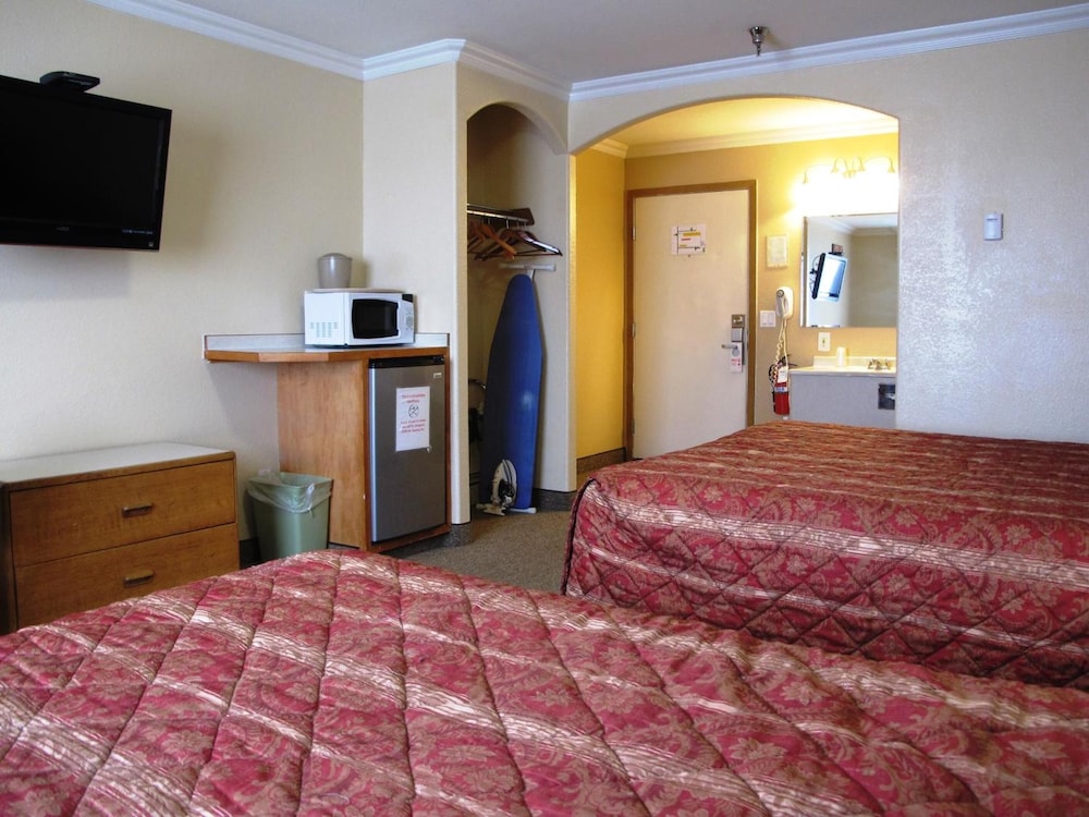 Merrill Field Inn - photo 14