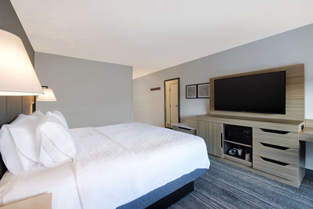 Hampton Inn Easley - photo 25