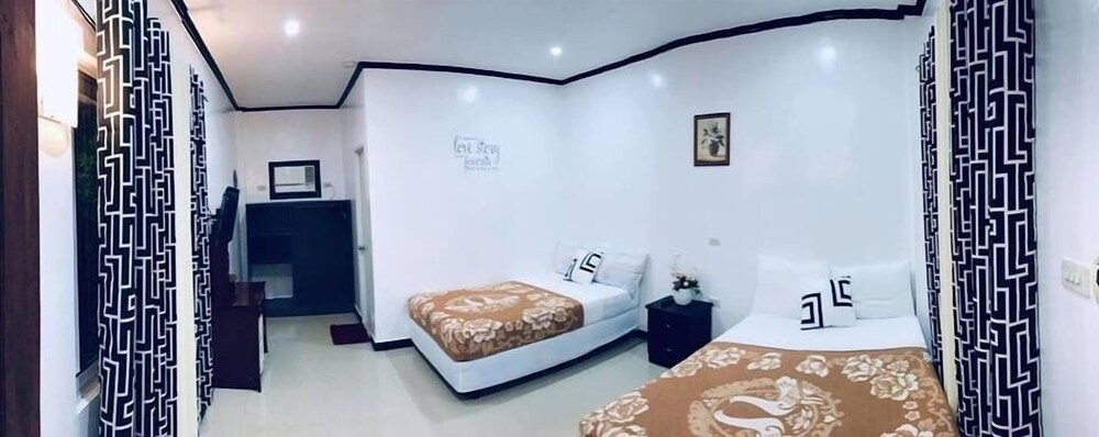 Dreamland Beach Resort in Mambajao, Philippines