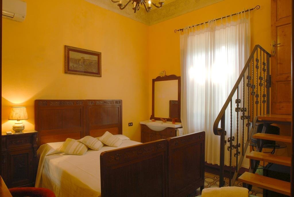 Le Villi Friendly B&B — 4-Star Luxury Hotel in Torre Del Lago Puccini, Italy