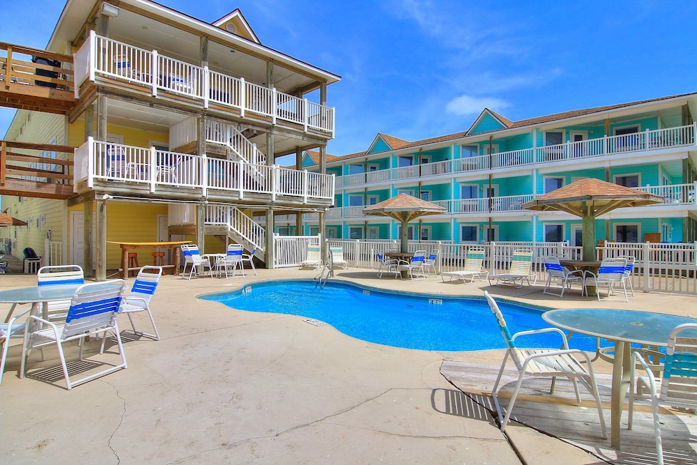 Beachgate Condo Suites And Hotel 511 1 Bedroom Condo - photo 2