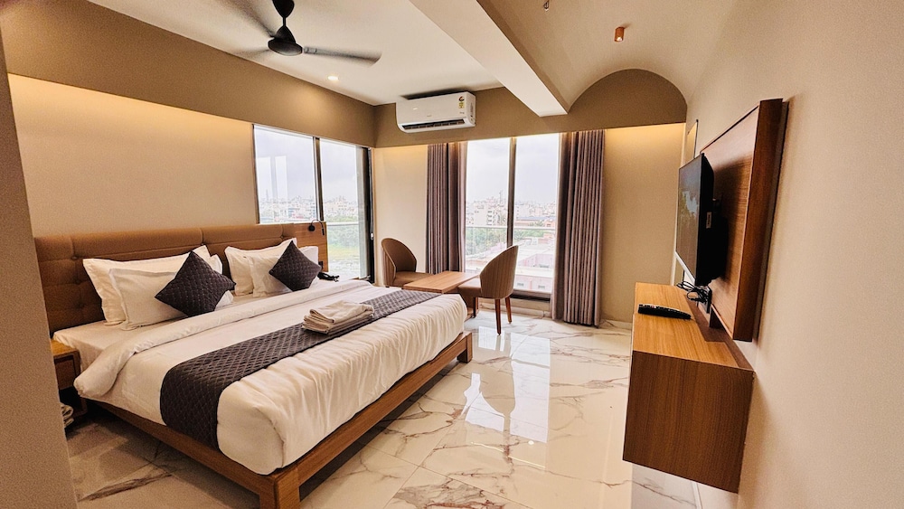 Hotel Star wood in Rajkot, India