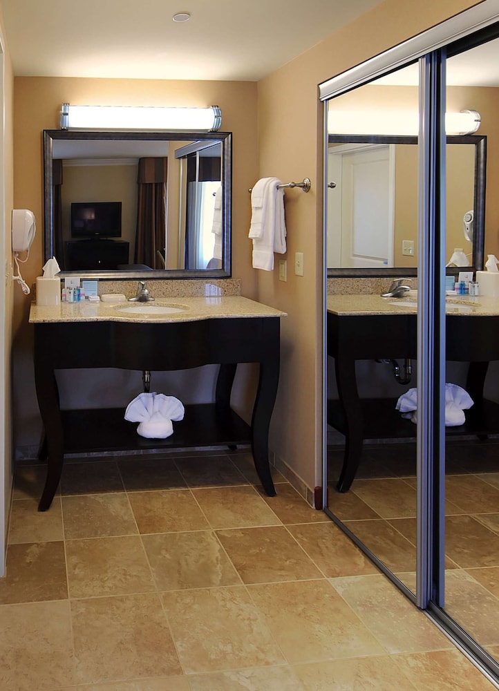 Hampton Inn Suites Scottsboro - photo 36