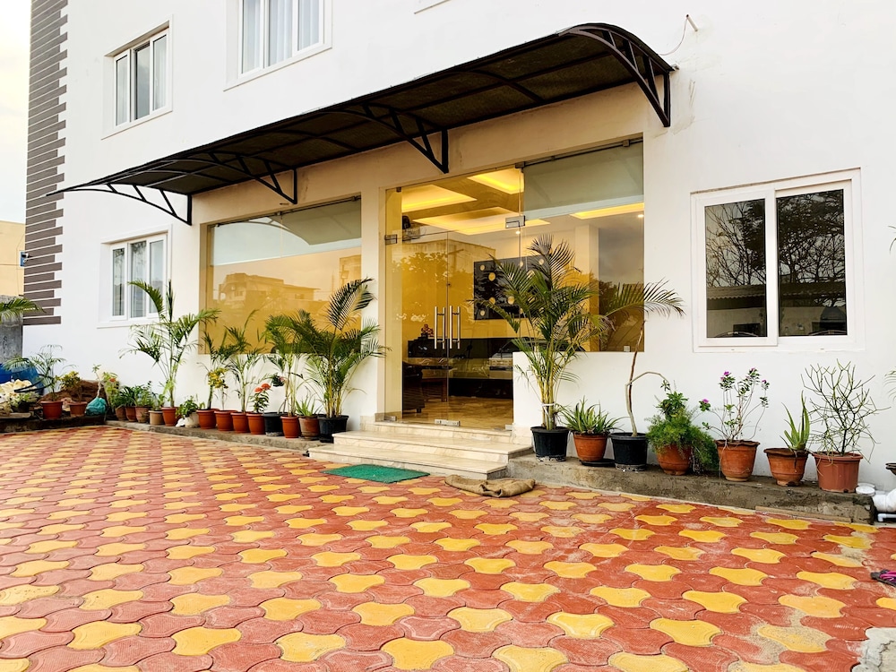 Golden Parrk — Vellore