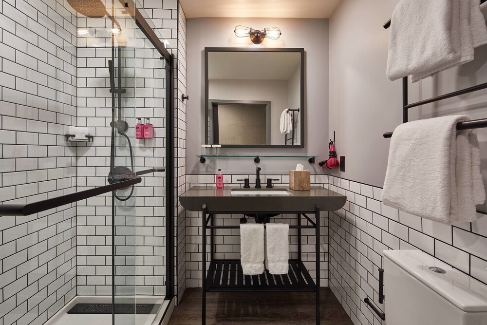 Moxy Atlanta Midtown - photo 35