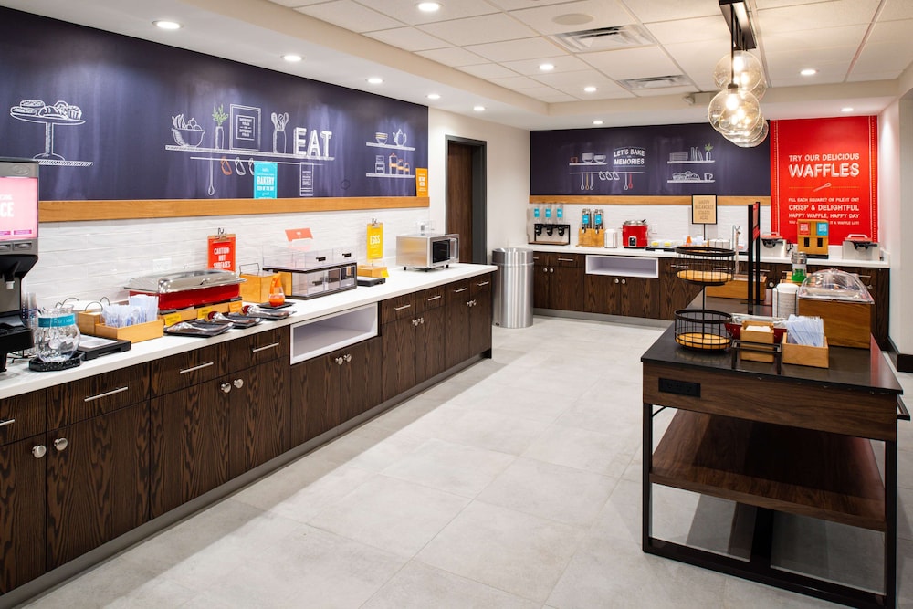 Hampton Inn & Suites Adrian - photo 58