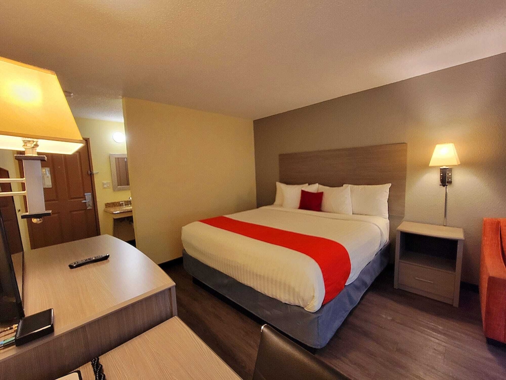 Rockview Hotel Castle Rock Downtown - photo 9