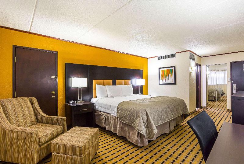 Clarion Inn - carbon neutral hotel in Lake Jackson